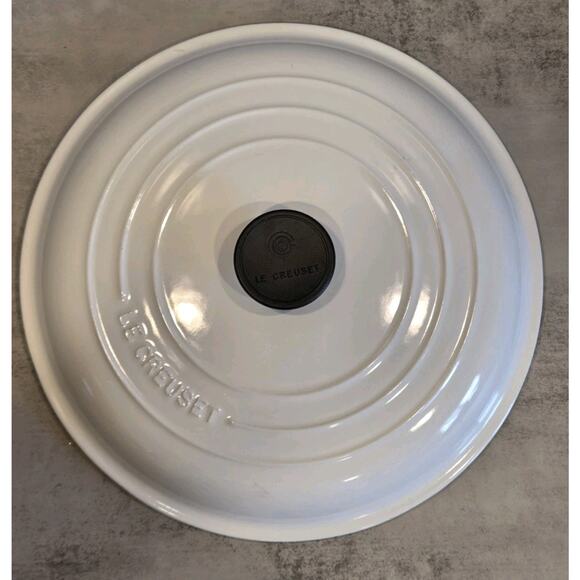 Le Creuset 12" diameter #30 LID ONLY Off White EUC Black Knob Made In France - Picture 1 of 8